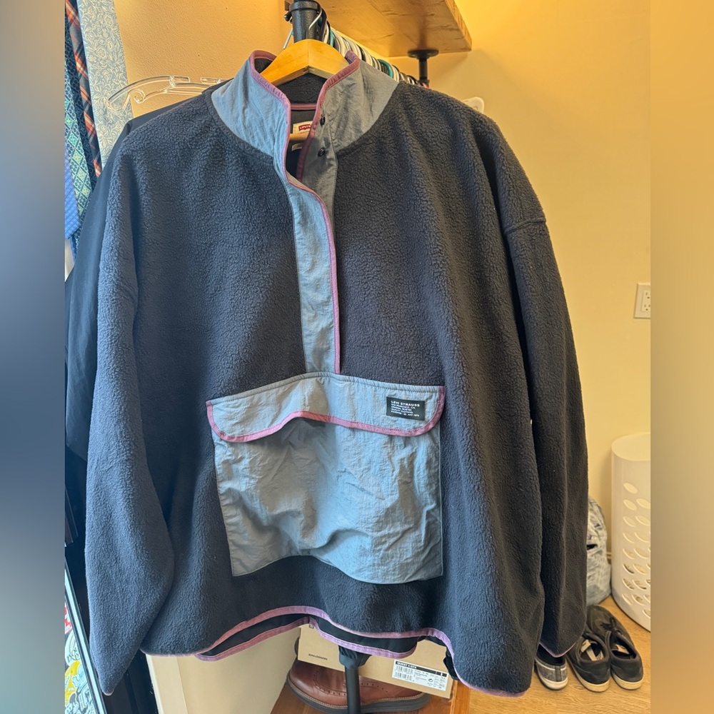 Levi Strauss - Fleece Pullover Size XL NWT